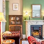 The Regency Studio At 82 Cathedral